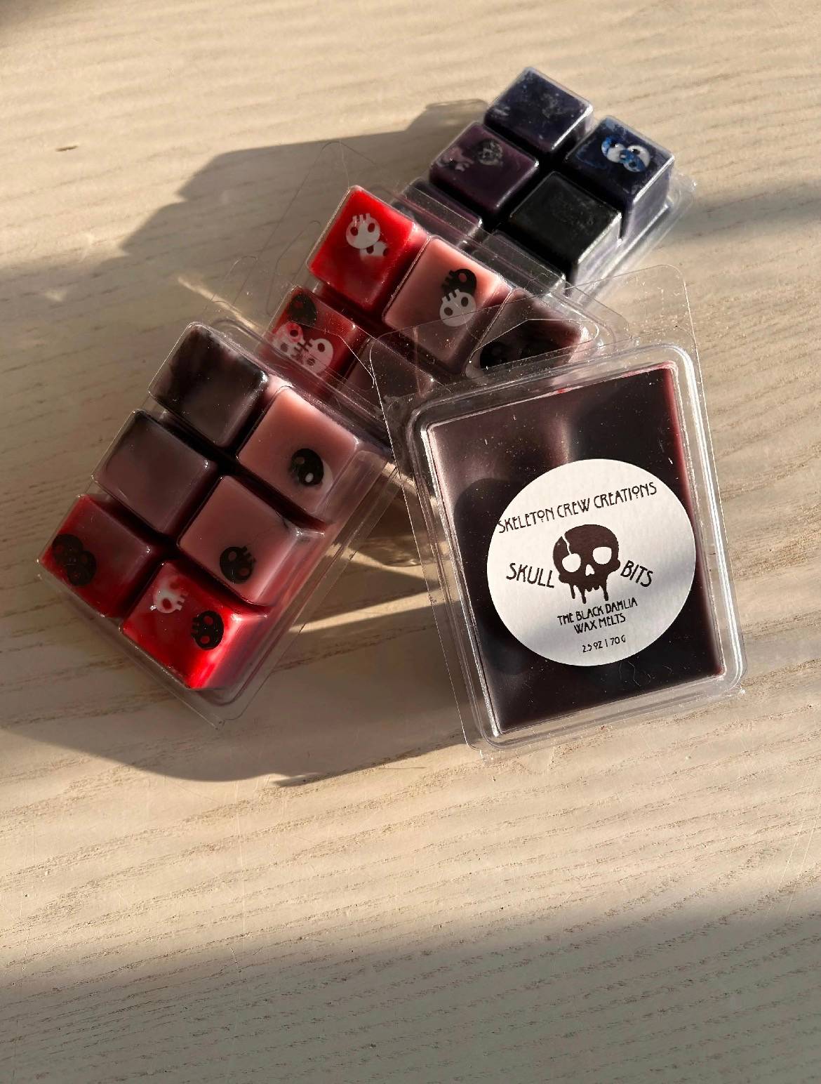 Skull Bits - Dahlia Scented Wax Melts - thumbnail 4 of 4