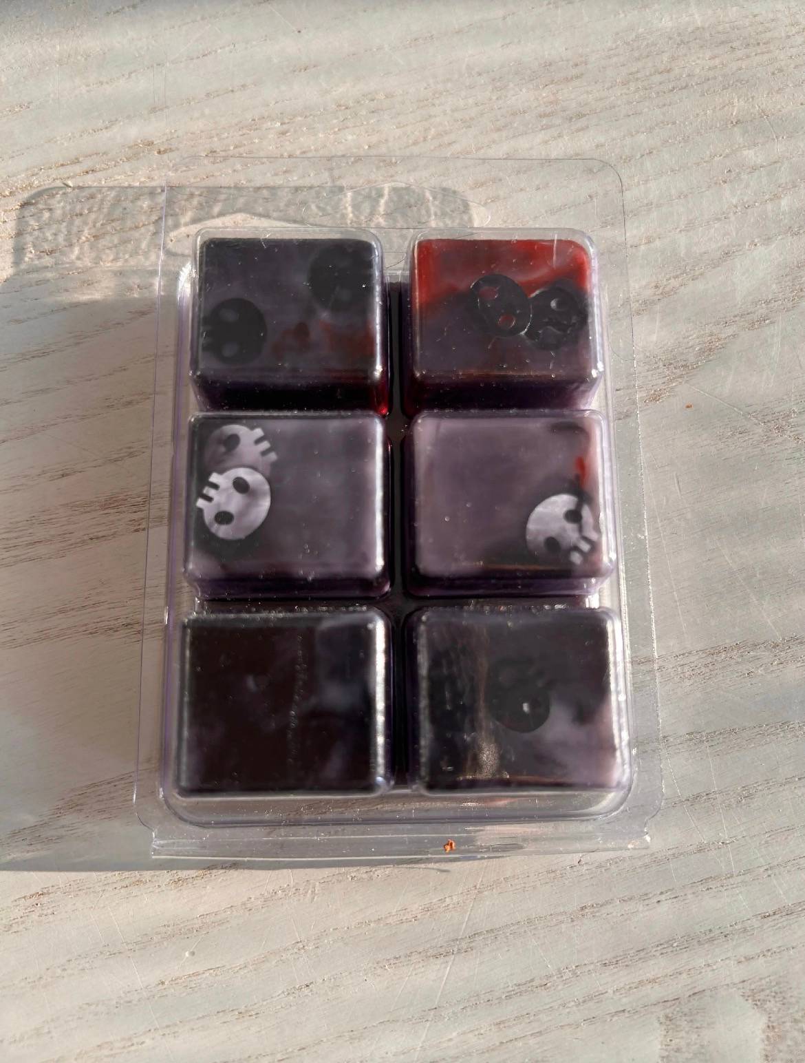 Skull Bits - Dahlia Scented Wax Melts - thumbnail 3 of 4