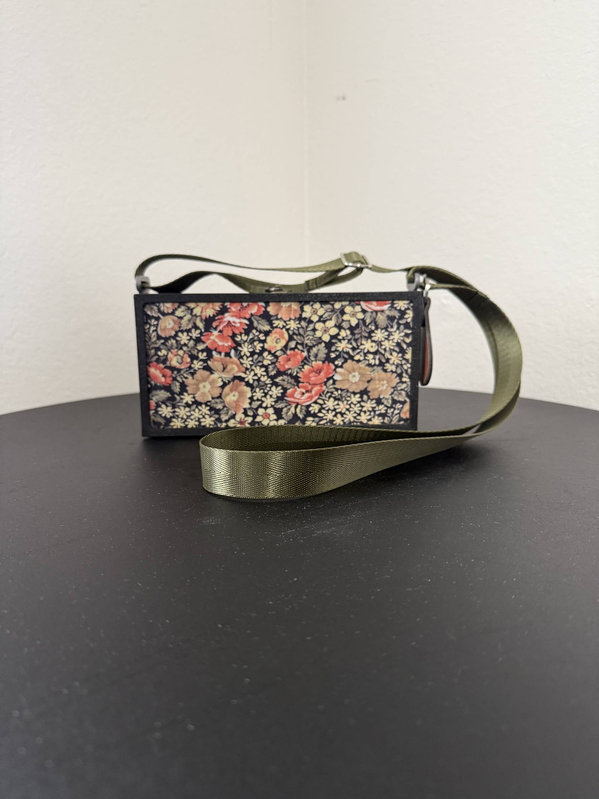 The Exhibit Purse — Dark Floral