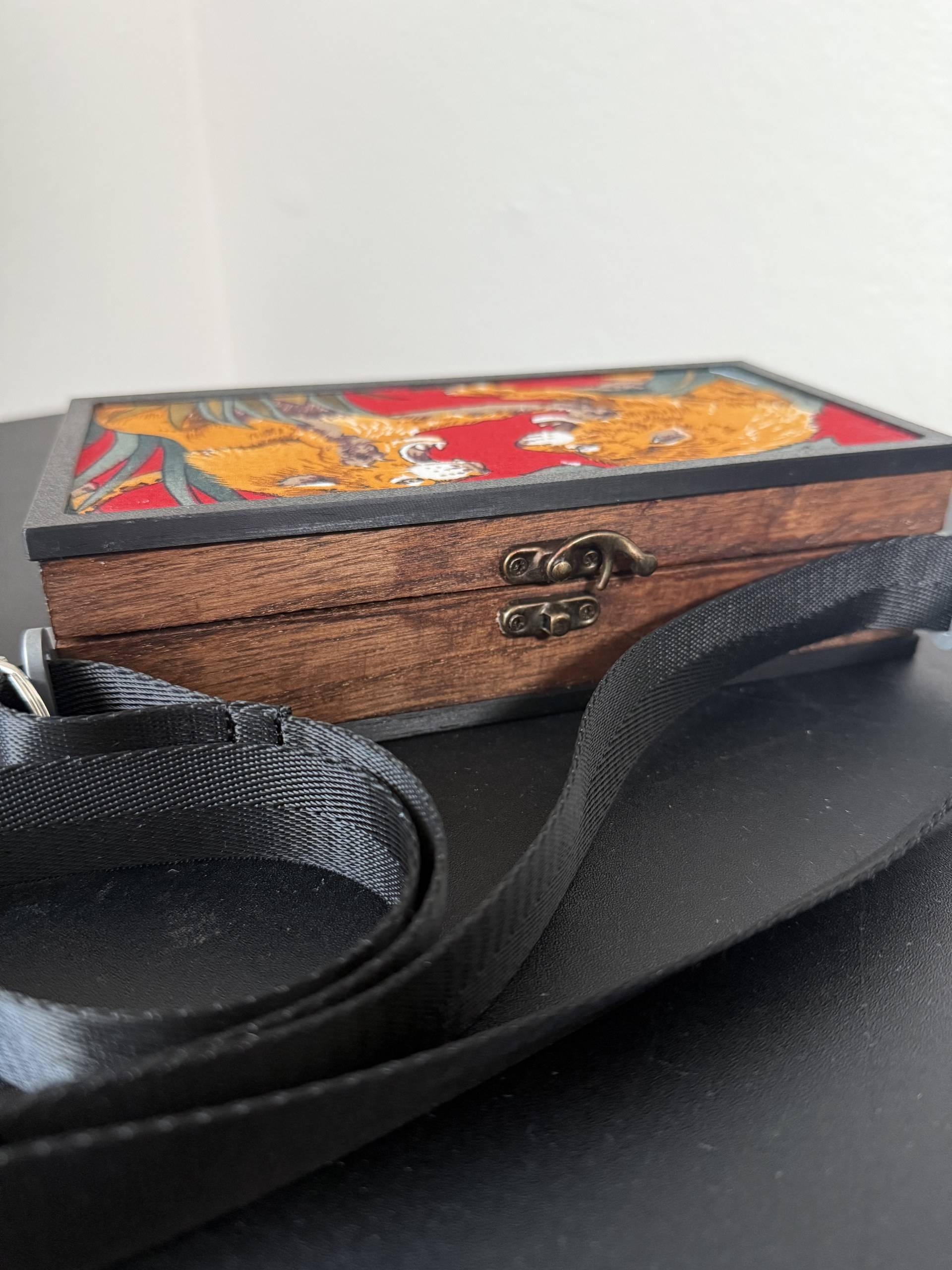 The Exhibit Purse - Jungle Scene Print  - thumbnail 6 of 7