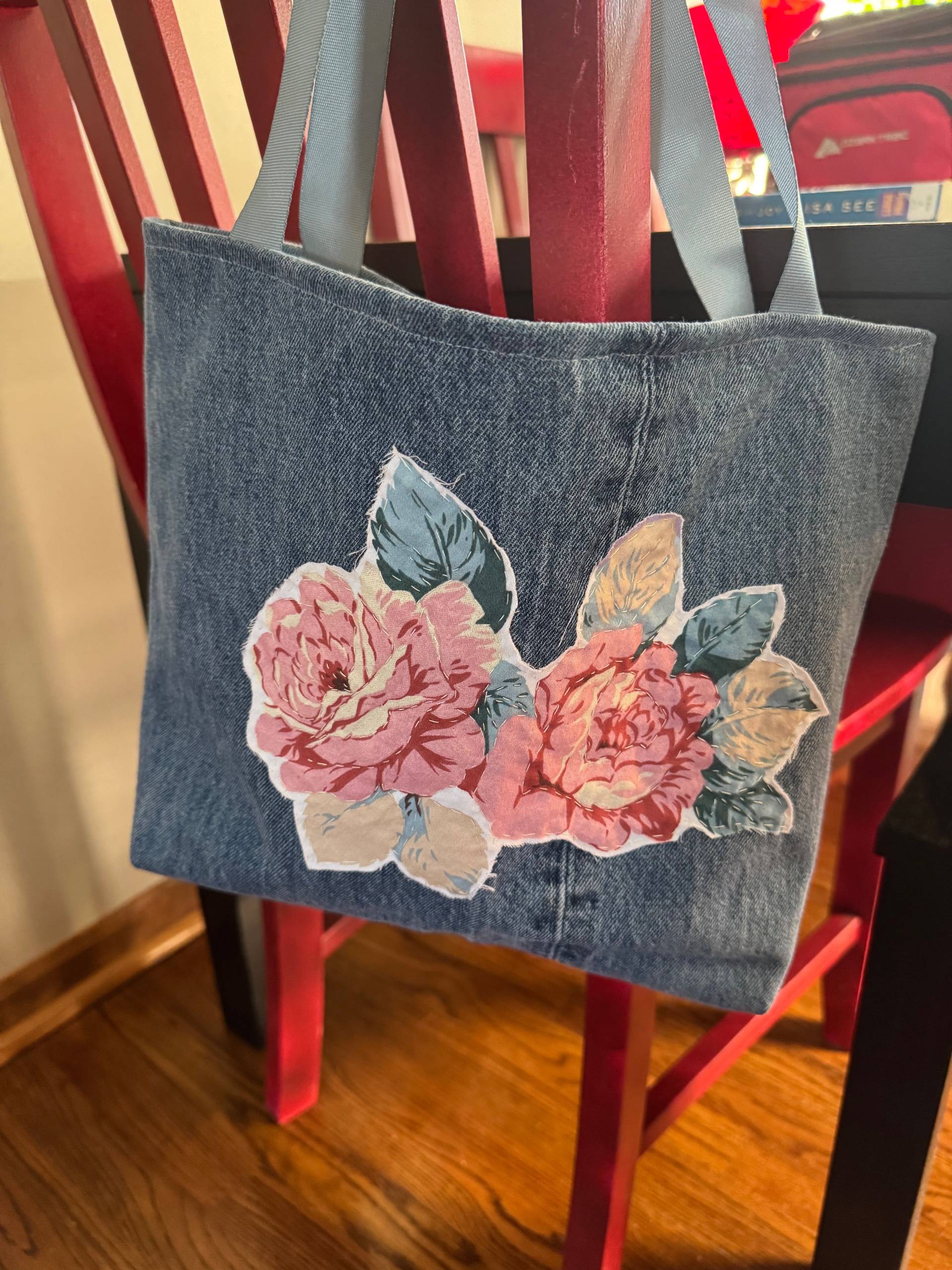 Cottage Rose Tote - thumbnail 3 of 4